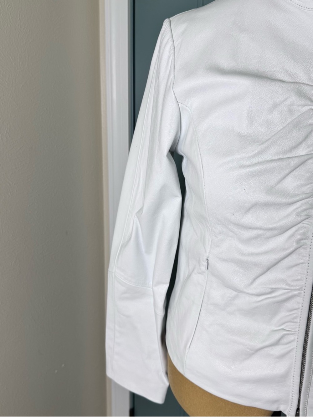 Wilsons Leather Maxima White Genuine Leather Jacket Size Large - Picture 3 of 10